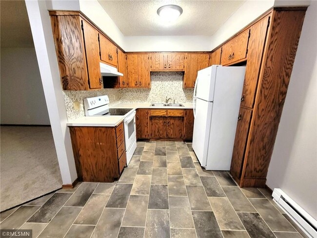 Building Photo - 710 Hillcrest St