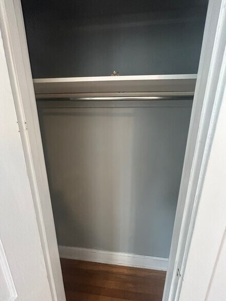 Building Photo - 46 Lawn Ave