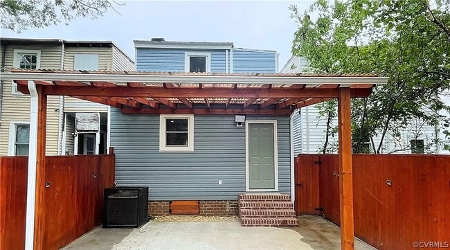 Building Photo - Beautiful Newly Renovated Home Available D...