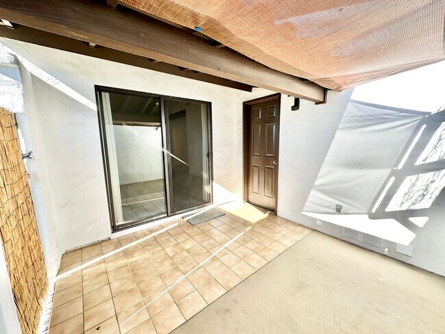 Building Photo - Sweet Single-Story, Completely Detached, Home in the Picturesque Fallbrook Village HOA Community!