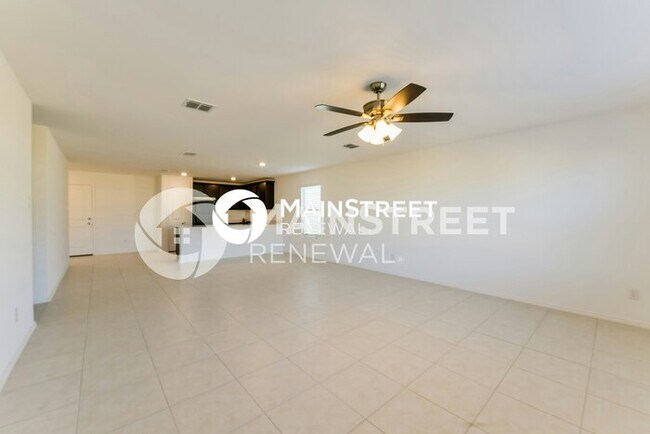 Building Photo - 3 Bedroom Pet-Friendly Home in Fort Worth, TX with Main Street Renewal
