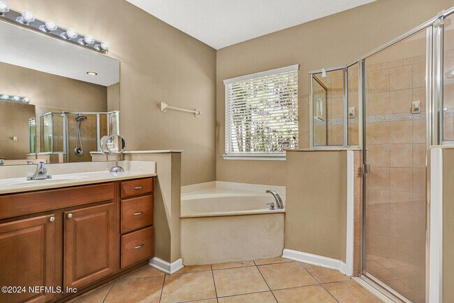 Building Photo - 1808 Cross Pointe Way