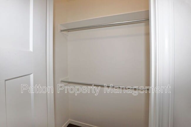 Building Photo - 13771 Periwinkle Dr