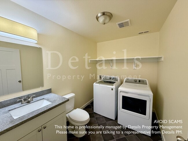 Building Photo - 3 Bedroom Port Orchard Home