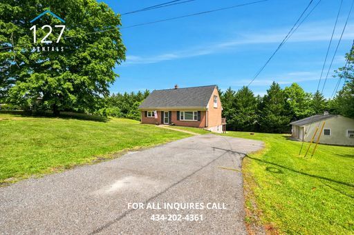 Building Photo - Spacious 4-Bedroom Single Family home with Large Backyard & Ample Storage