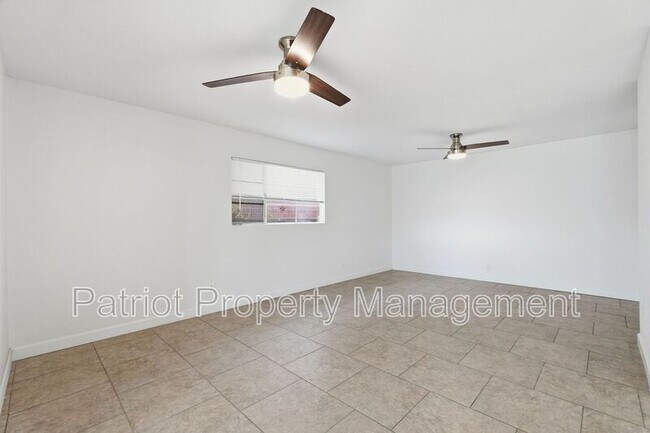 Building Photo - 3701 W Keim Dr