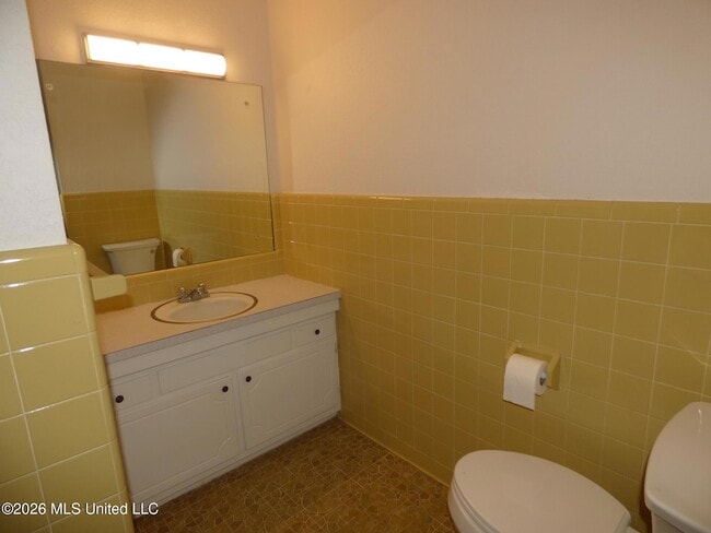 Building Photo - 238 Westview Cir