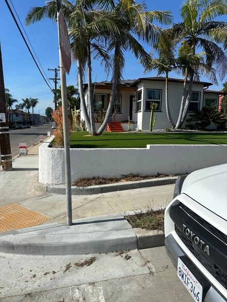 Building Photo - 5606 Meade Ave