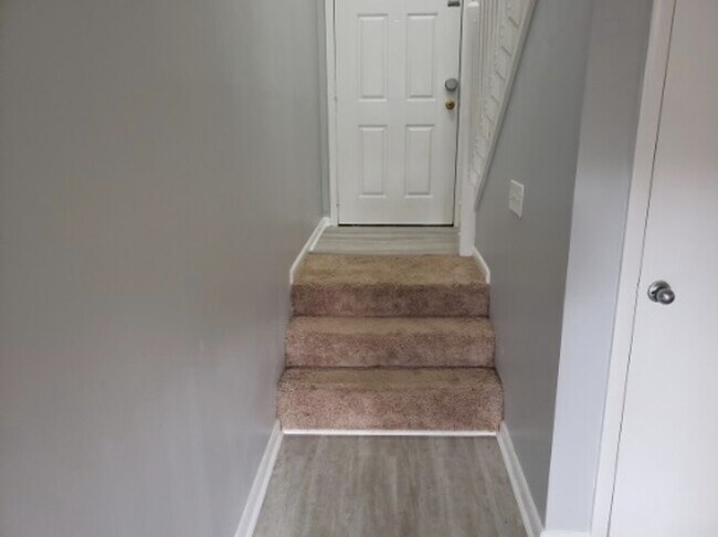 Building Photo - Move-In Ready 2 bedroom with attached Gara...