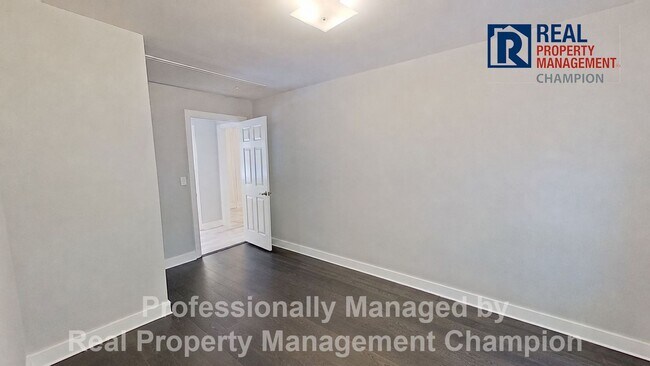 Building Photo - 3 BD/2.5 BA Home in MacCumber Terrace Neighborhood Minutes from Wrightsville Beach