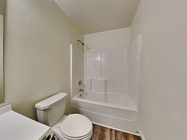 Building Photo - 2816 Sun Berry Way