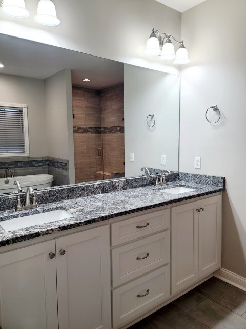 Building Photo - 620 Montrose Dr