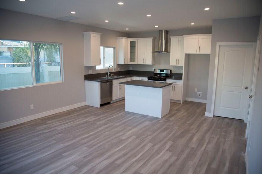 Building Photo - 6708 Morella Ave