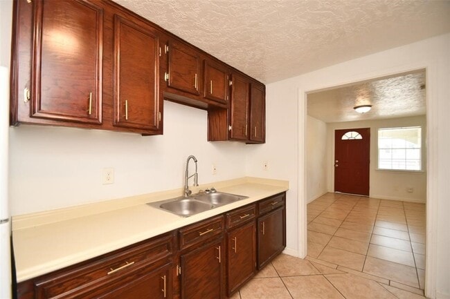 Building Photo - 4409 Hershe St