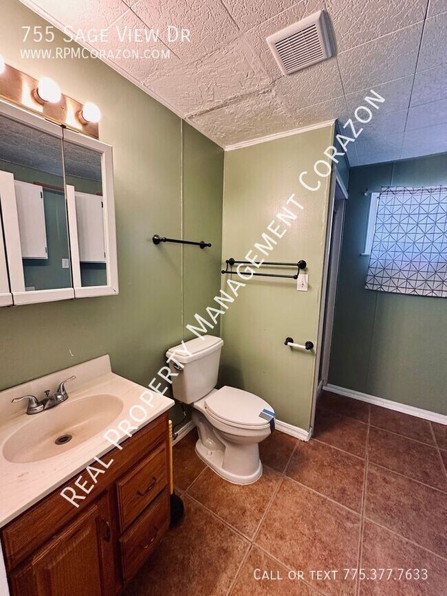 Building Photo - 755 Sage View Dr