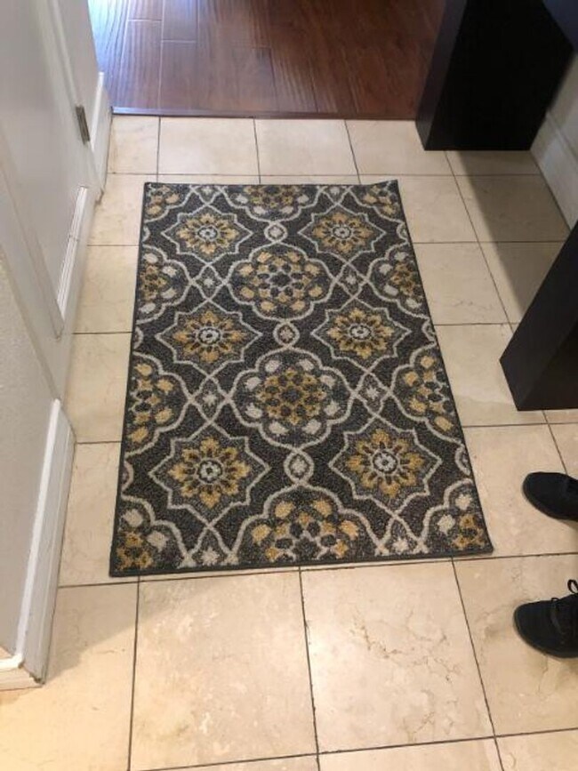 Building Photo - Meridian - Luxury 1Bdr/Bath Fully Furnishe...