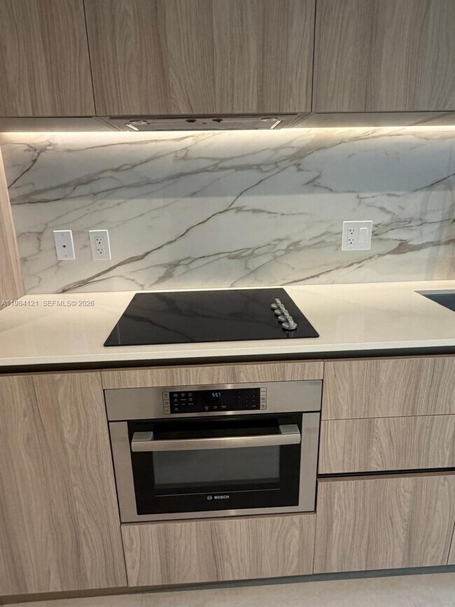 Building Photo - 77 SE 5th St