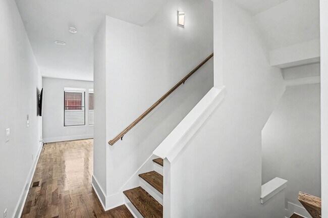 Building Photo - Luxury 3BE/3.5BA located in one of Nashville’s most walkable and vibrant neighborhoods.