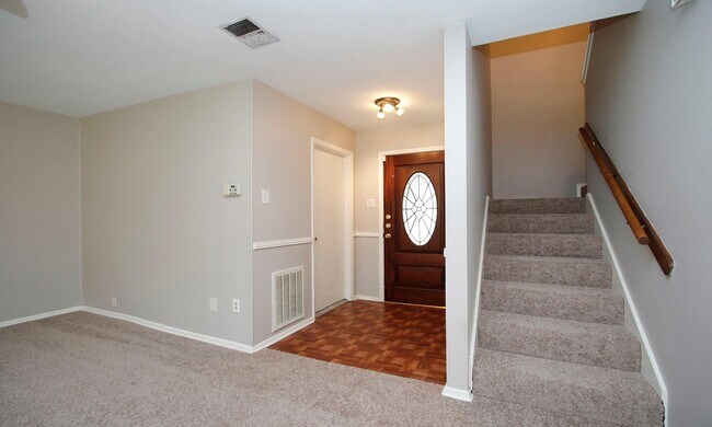 Building Photo - 1 Greeningdon St