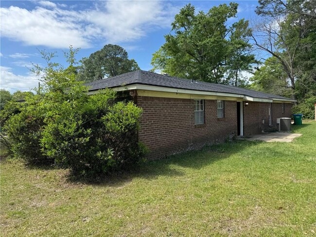 Building Photo - 24 Bethel Forest Dr S