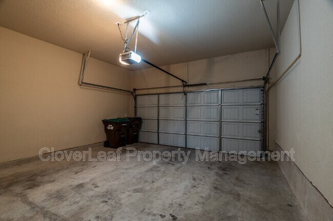 Building Photo - 5420 Nutmeg Tr