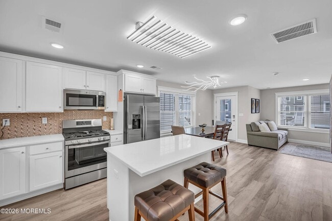 Building Photo - 16 Elder St