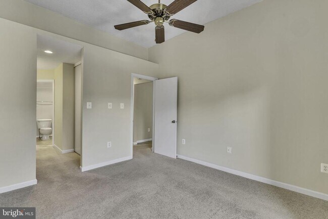 Building Photo - 11041 Villaridge Ct