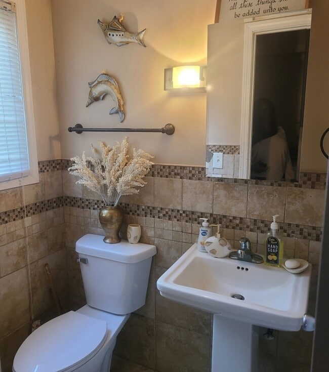 Building Photo - 3601 Edward Dr