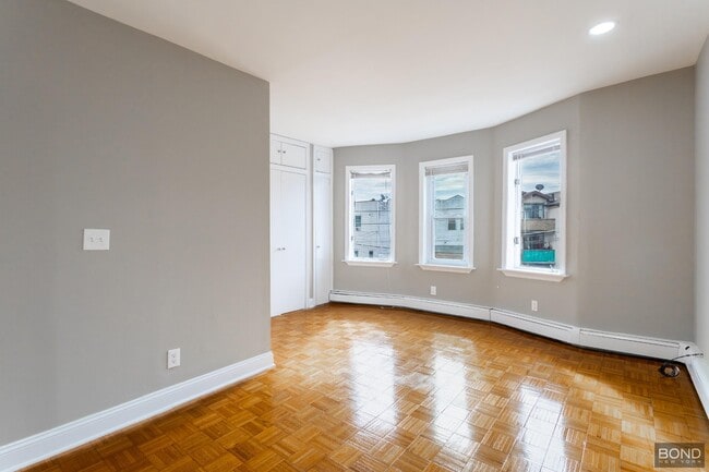 Primary Photo - Charming Large Studio Apartment in the Hea...