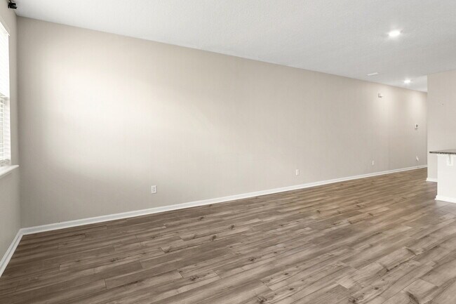 Building Photo - 3 Bedroom / 2.5 Bathroom Townhouse in the Meadows at Oakleaf