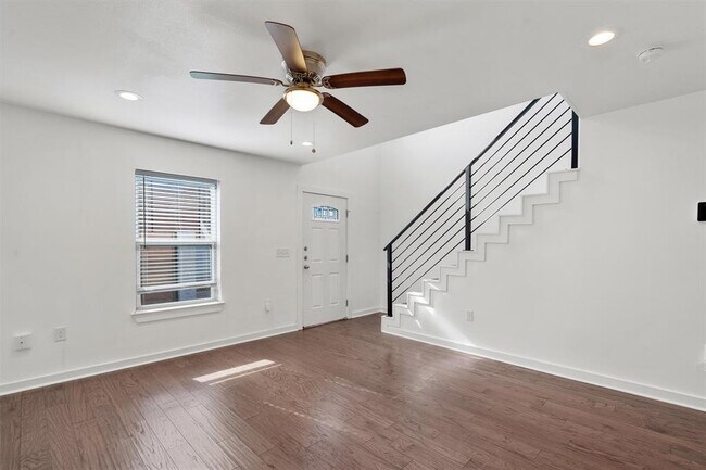 Building Photo - 6211 Manor Rd