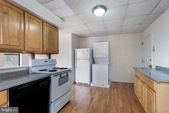 Building Photo - 937 Christian St