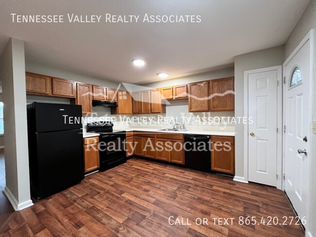 Building Photo - 900 Kirk Ave