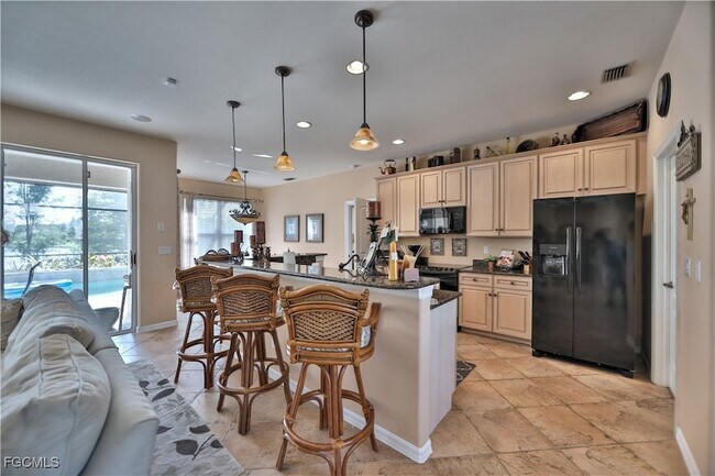 Building Photo - 15022 Balmoral Loop