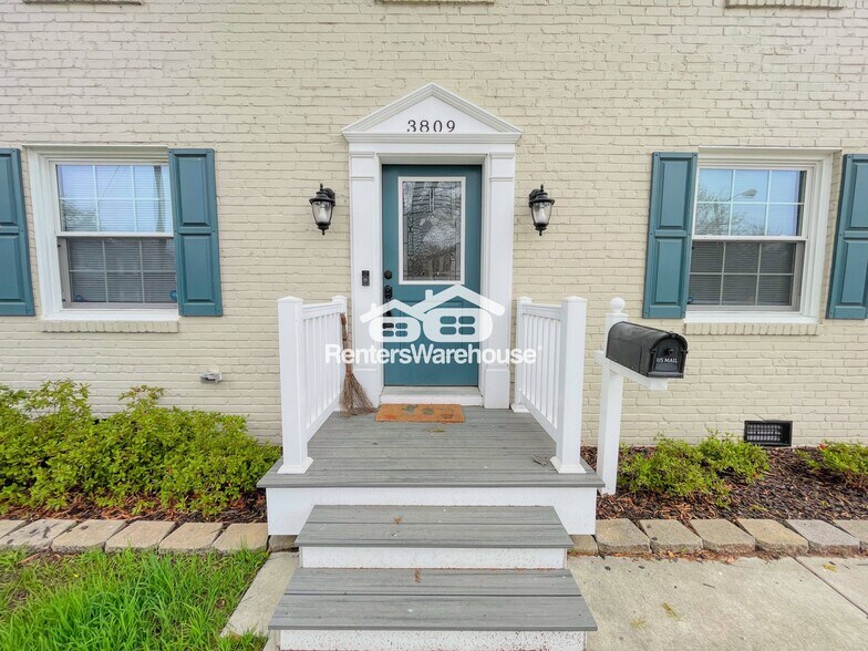 Building Photo - 3809 Stratford Rd