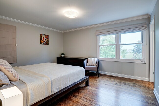 Building Photo - 3825 Brett Ln