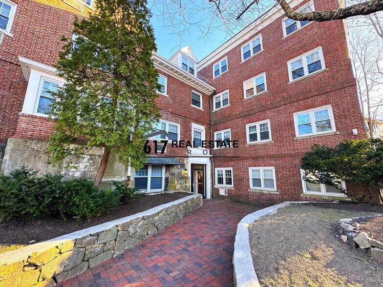 Building Photo - 2018 Commonwealth Ave