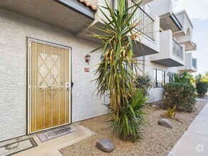 Building Photo - Charming Phoenix Townhouse