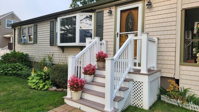 Primary Photo - 104 Bullock St
