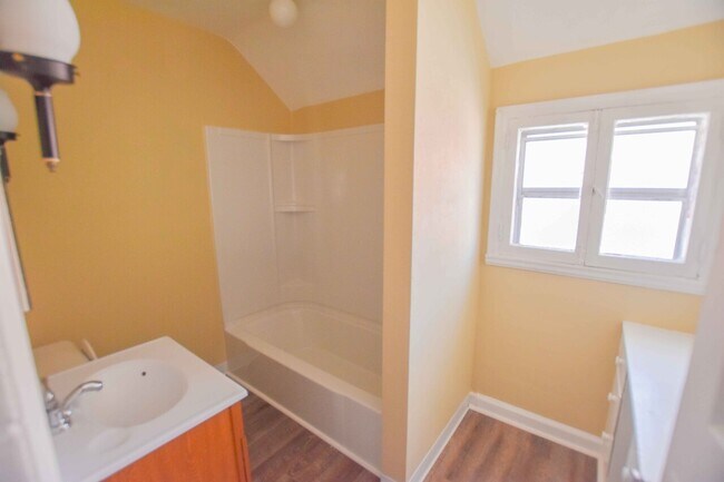 Building Photo - Grand Forks 4-Plex