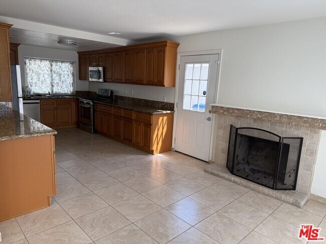 Building Photo - 5867 Cape Horn Dr