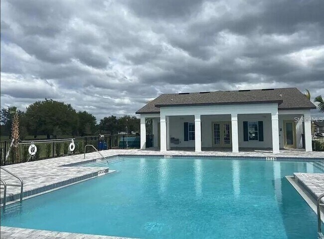Building Photo - 700 Split Hoof Dr