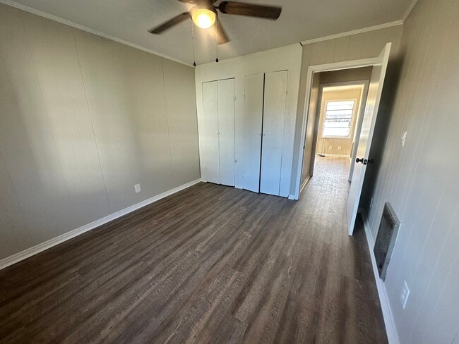 Building Photo - 1929 4th Ave N