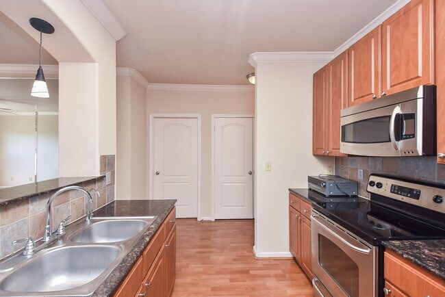 Building Photo - 1711 Old Spanish Trl