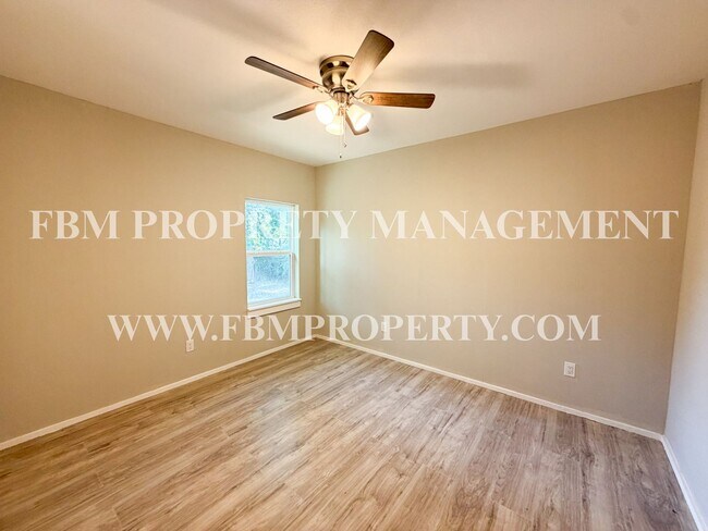 Building Photo - 103 E Allyn Ave