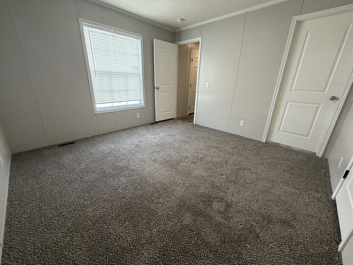Building Photo - 38056 Johannes Dr