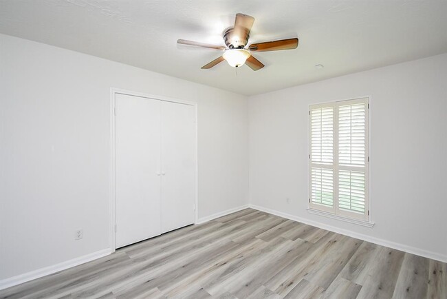 Building Photo - 154 Squires Bend
