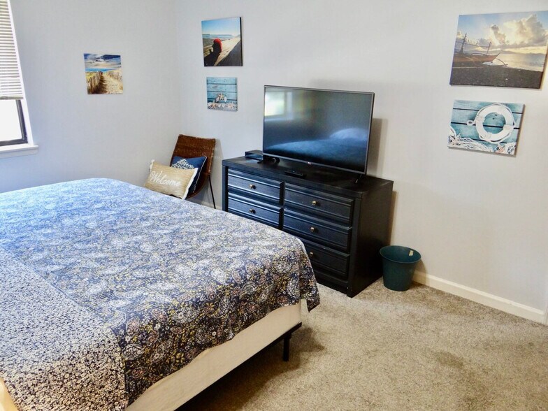 Building Photo - 1920 Bent Grass Dr