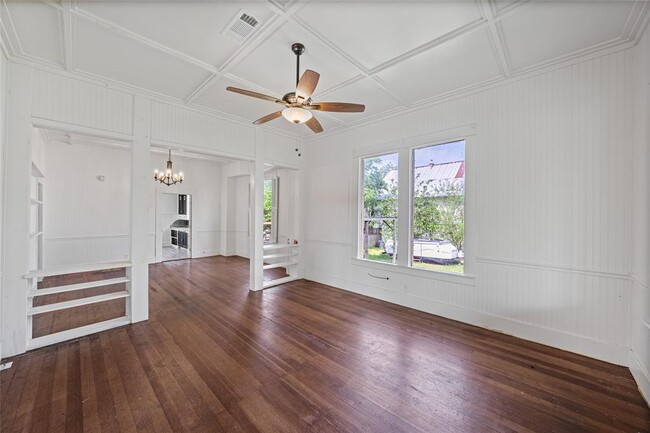 Building Photo - 433 E Davilla St