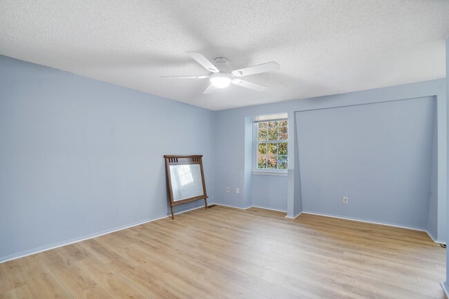 Building Photo - 8653 Bent Arrow Ct